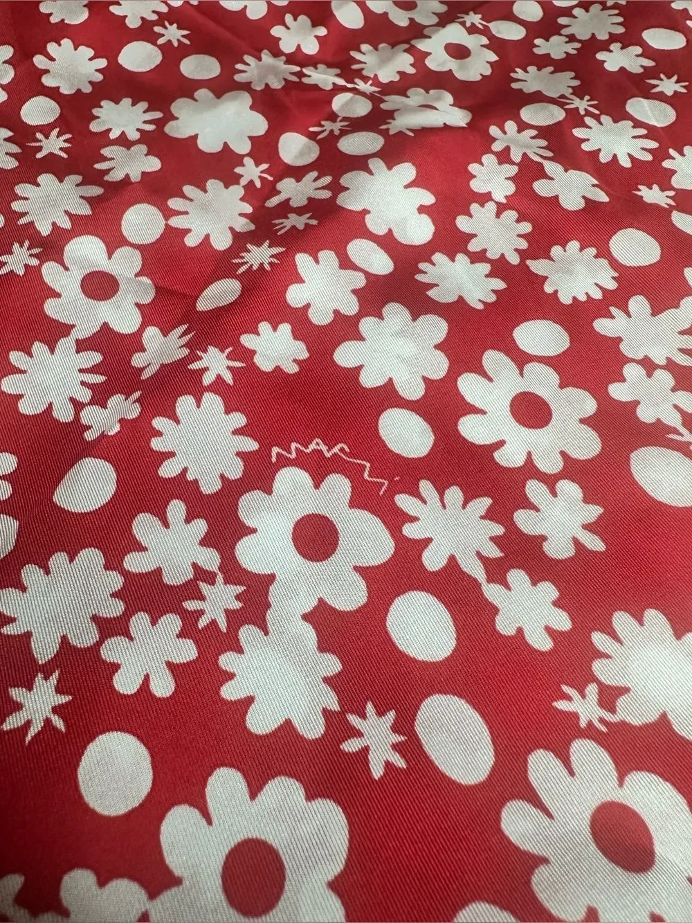 NWTs MARNI POP Fields Flower Silk Scarf
